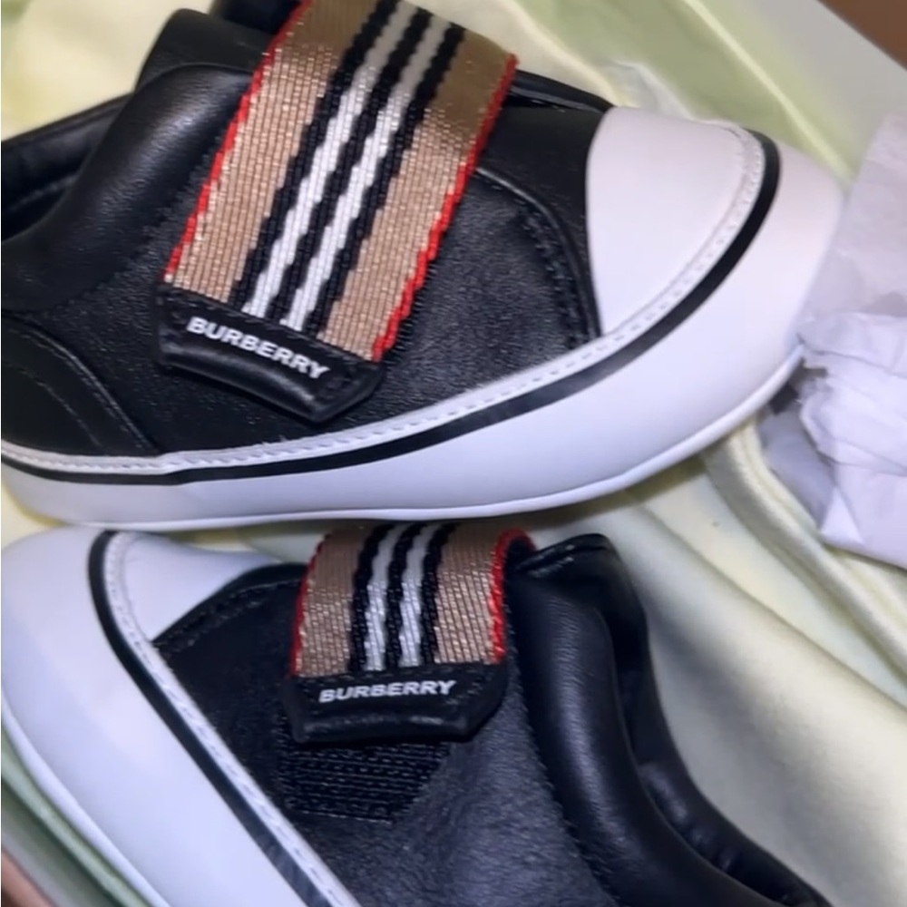 Authentic Burberry crib shoes